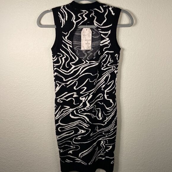 NWT Willow & Wind Wave Printed Dress size Small - Picture 2 of 7